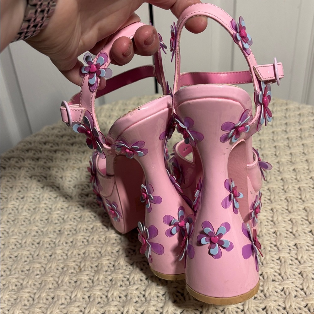Super fun Sugar Thrillz brand platforms - Picture 3 of 14